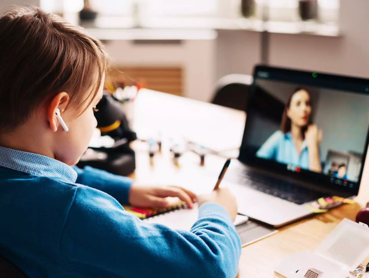 How Online Learning Supports Students With Autism